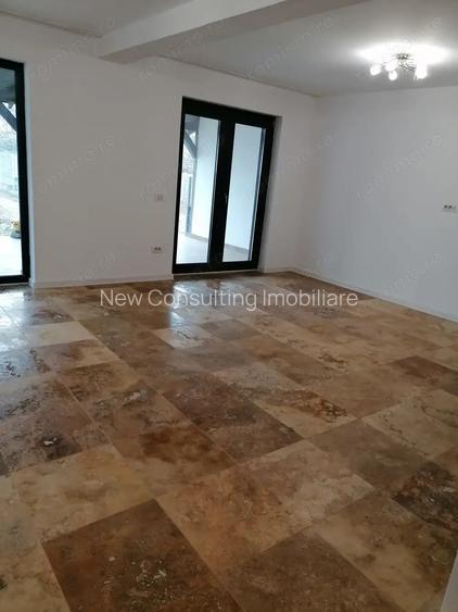O jumatate de duplex, 5 camere zona friedorf