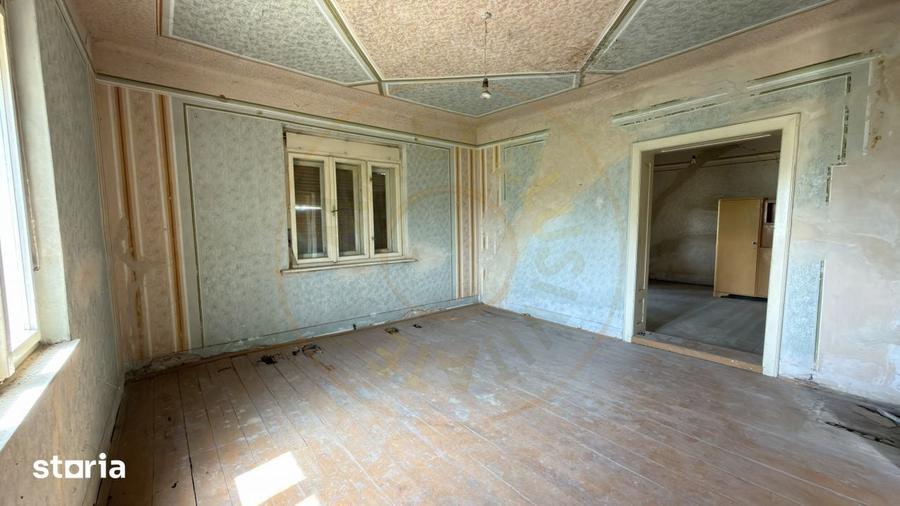 Casa 4 camere, Teren 1955 mp Str. Vezendiului Nr. 366 - Loc. Petresti, - 10
