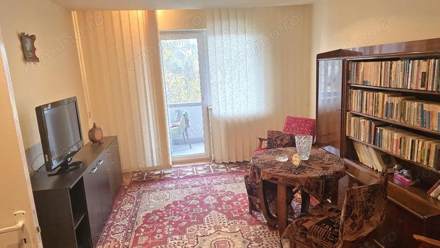 Inchiriez apartament 2 camere in Deva, zona Piata Centrala, decomandat, etaj 3, suprafata utila 48 m - 6