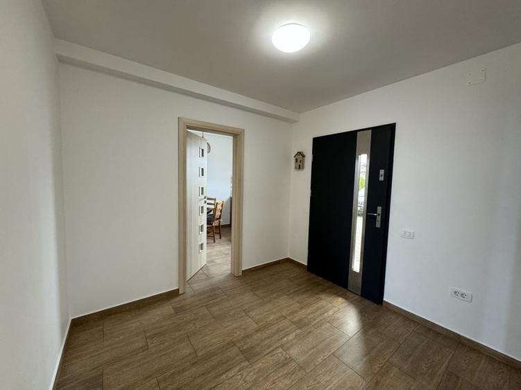 Vilă modernă de v&acirc;nzare &icirc;n Cristian | Construcție 2019 | Teren 500 mp - 12