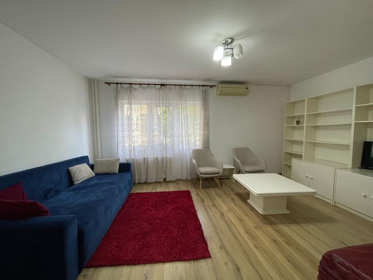 Apartament cu 3 camere decomandat, mobilat în Canta
