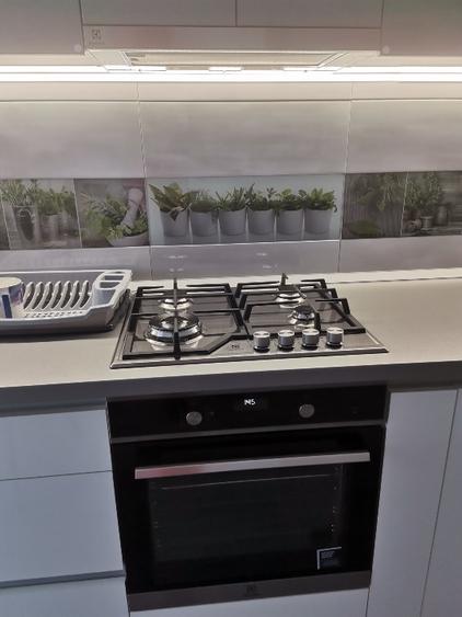 Apartament cu 2 camere decomandat, mobilat în Tractorul