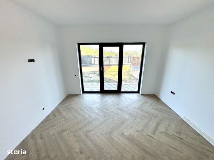 Casă cu 4 camere în Tomești