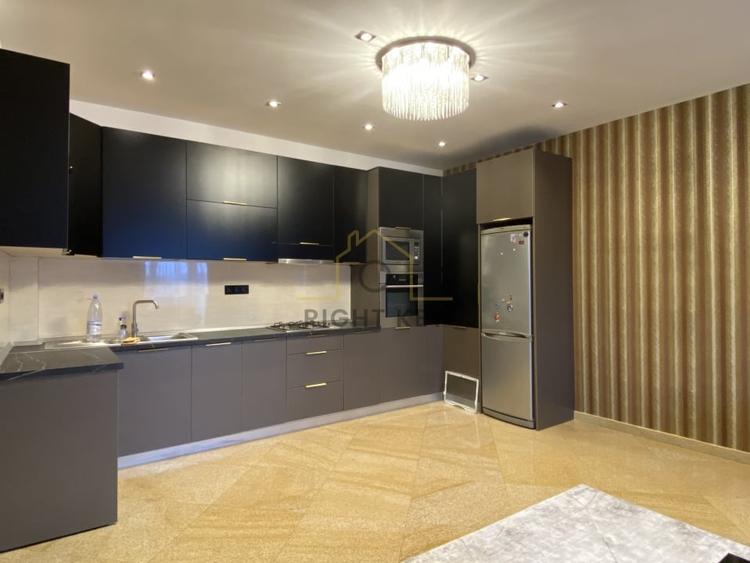 Apartament cu 3 camere decomandat, mobilat în Mărgeanului