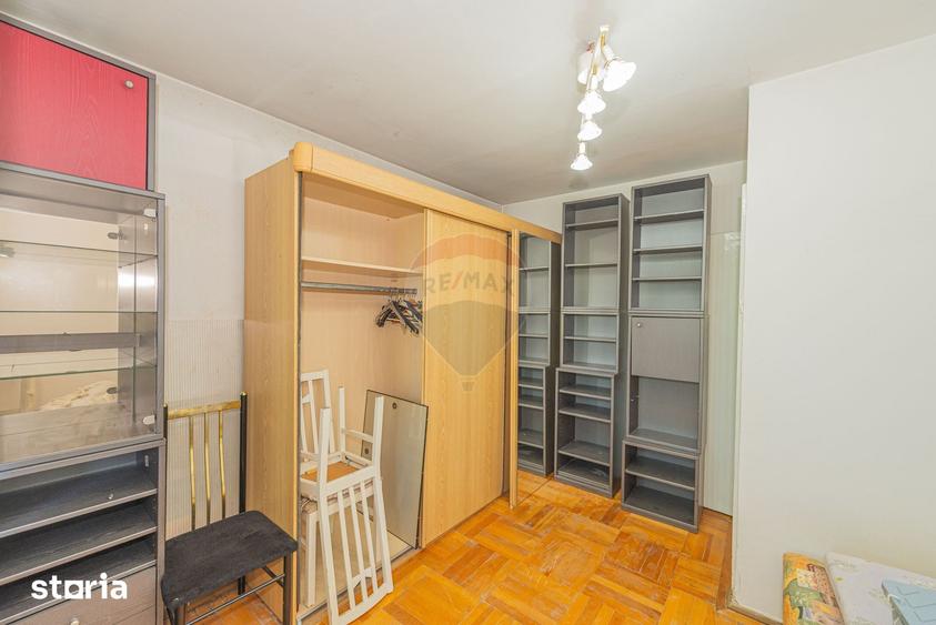 Apartament cu 3 camere semidecomandat în Giulești