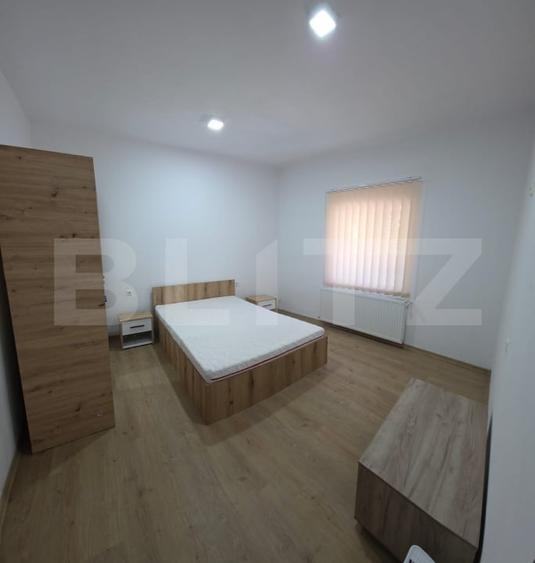 Apartament cu 4 camere semidecomandat în Central