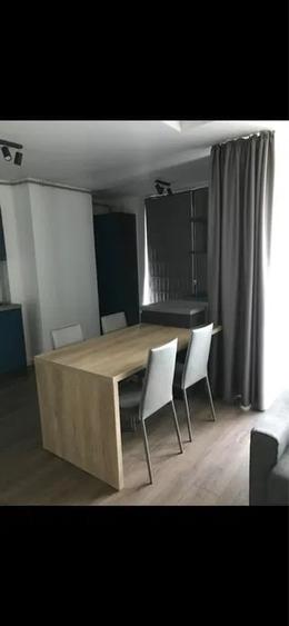 Apartament cu 2 camere decomandat, mobilat în Central