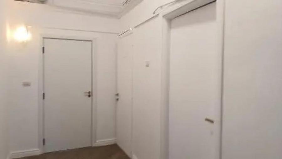 Casă cu 3 camere în Central