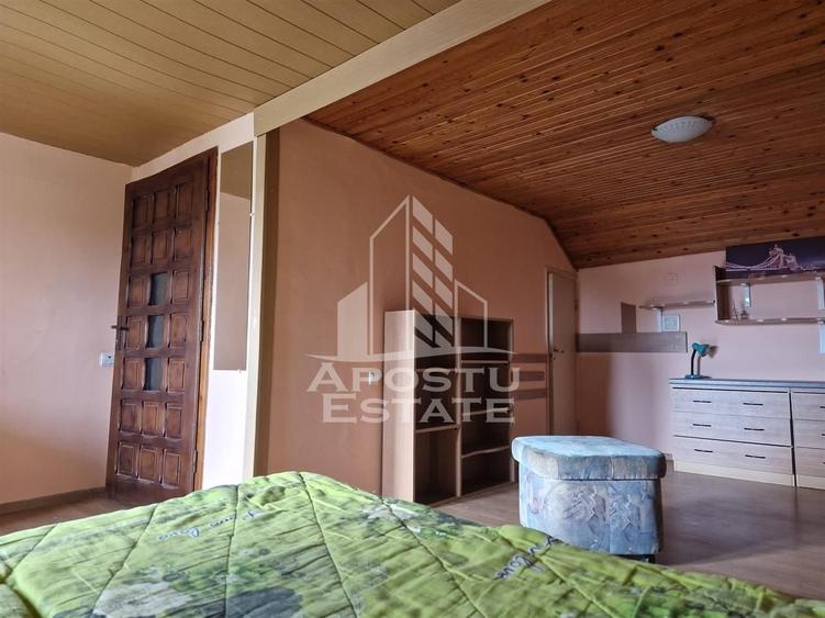 Casă individuală cu 17 camere cu Canalizare în Pârneava