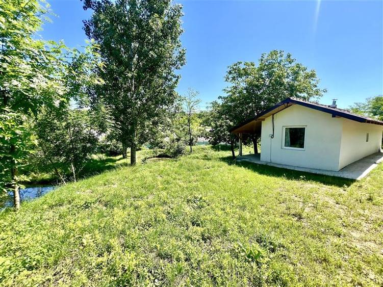 Casă individuală cu 2 camere cu Teren 1000 Mp în Probota