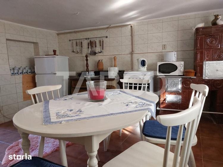 Casă cu 6 camere cu Teren 1100 Mp în Central