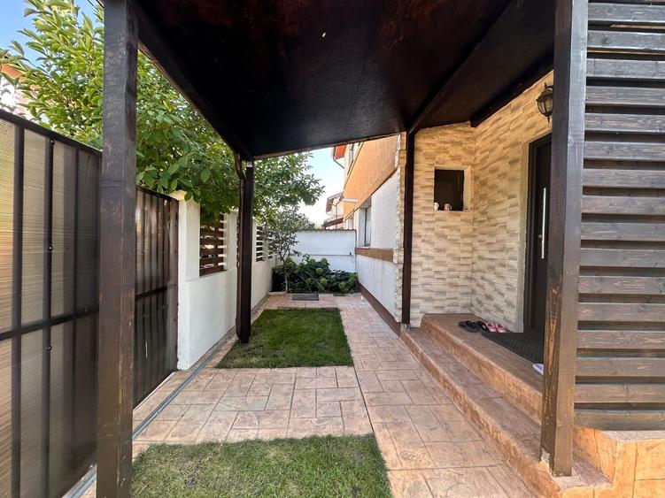 Duplex cu 3 camere cu Canalizare în Domnești