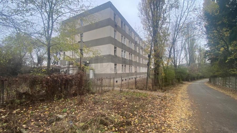 Spațiu comercial, de 1,350 mp, în Pipera