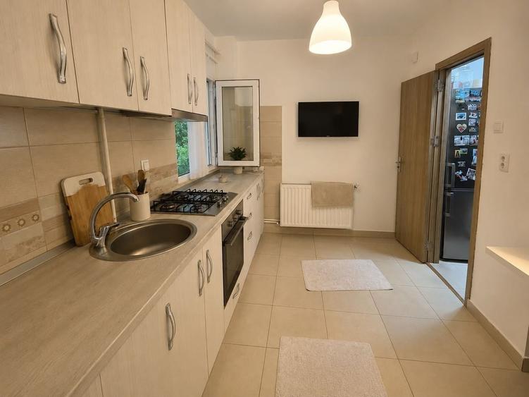 Apartament cu 2 camere semidecomandat, mobilat în Iancului