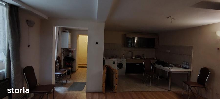Apartament cu 4 camere în Central