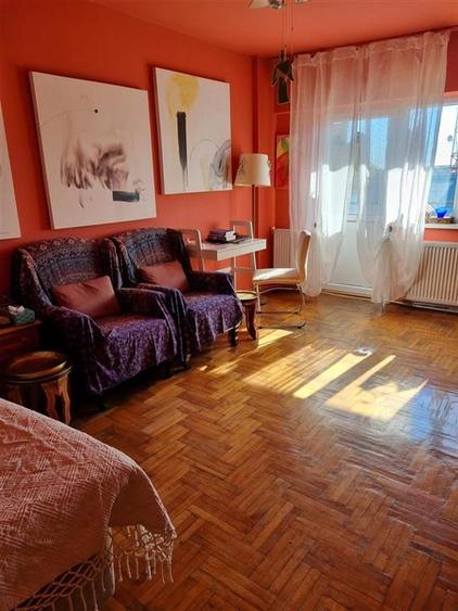 Apartament cu 3 camere decomandat în Energiei