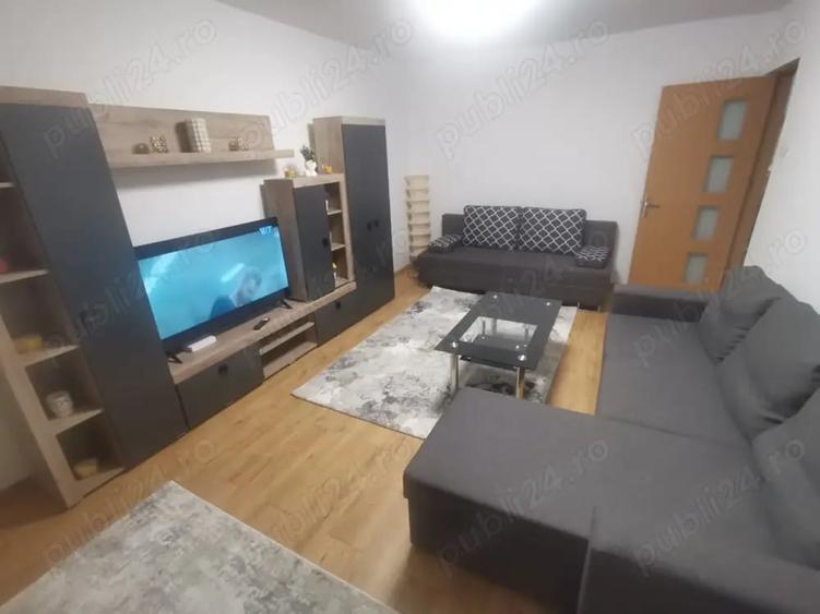 Apartament cu 2 camere decomandat în Rovine