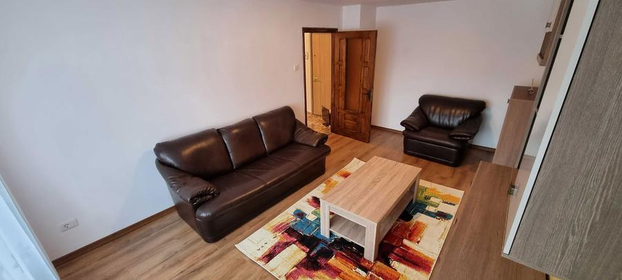 Inchiriez apartament 2 camere, bd-ul Traian, etaj 4, cu loc de parcare - 6