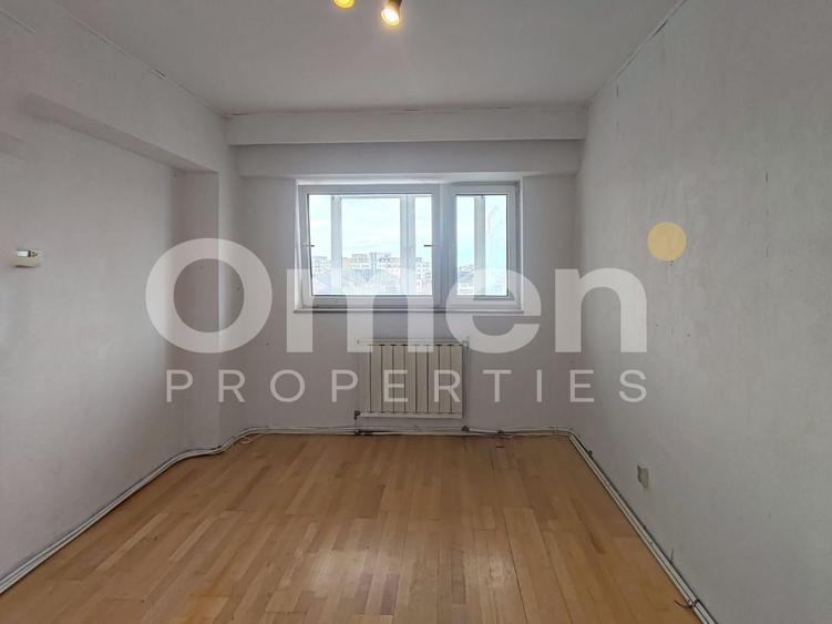 Apartament cu 3 camere semidecomandat în Central