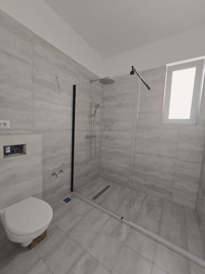 Casa parter 3 camere - 2 bai - apa curenta- incalzire pardoseala- str asfaltata - 4