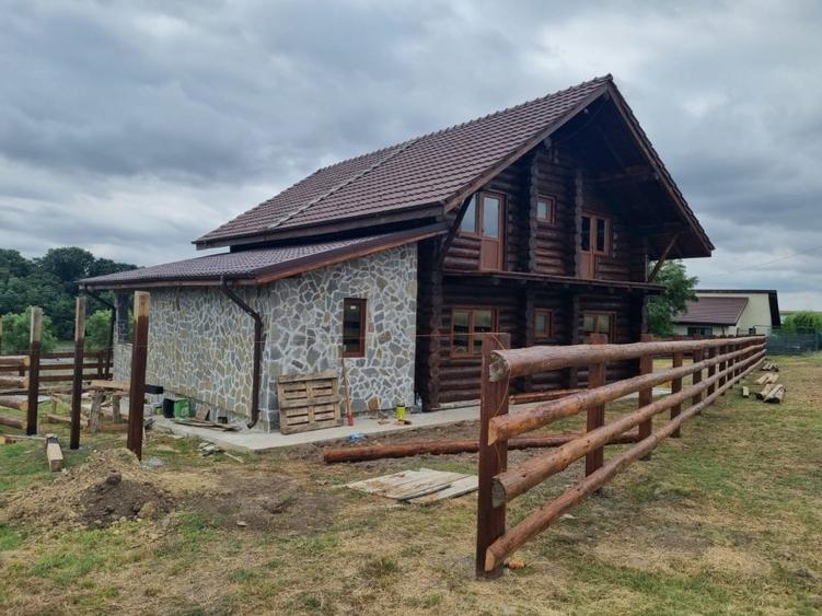 Casa modernizată în 2024 din bușteni de brad - 4