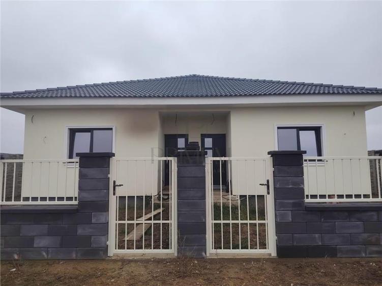 Duplex pe parter - zona linistita . - 1