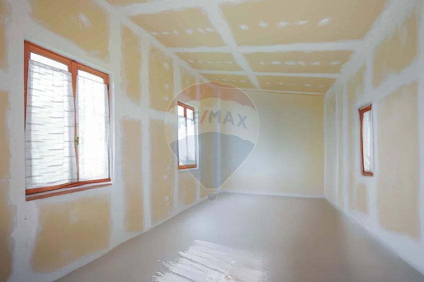 Casa cu 3 camere, anexa si 2042 mp teren de vanzare, in Calea Mare - 13