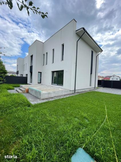 Casă cu 5 camere cu Teren 330 Mp în Central