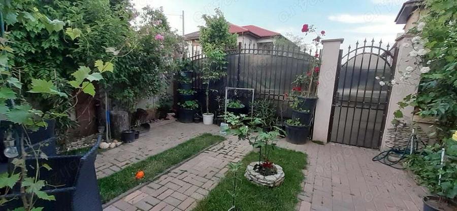 Casa de vanzare 3 camere 2 bai Chitila cartierul Tineretului - 1