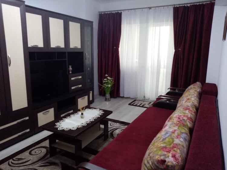 Pacurari la bulevard apartament 2 camere decomandat - 1