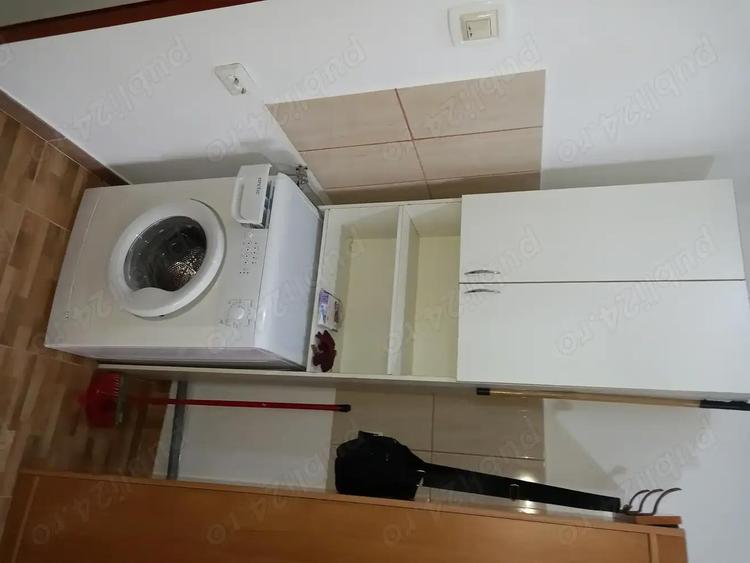 Gars sud 21 mp. Etaj 2, de pe revolu?iei langa circa sud - 7