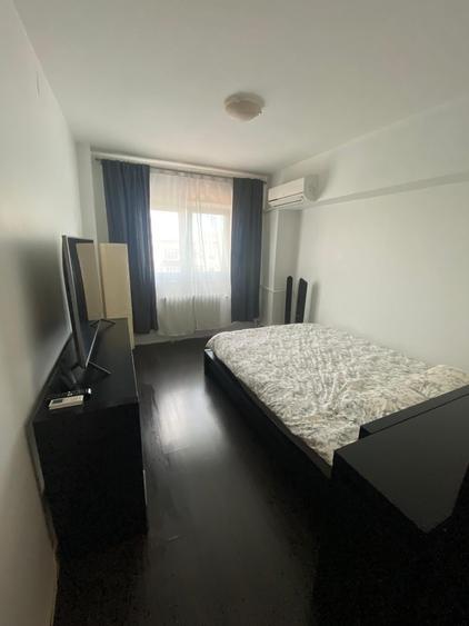 Apartament cu 3 camere semidecomandat în Brâncoveanu
