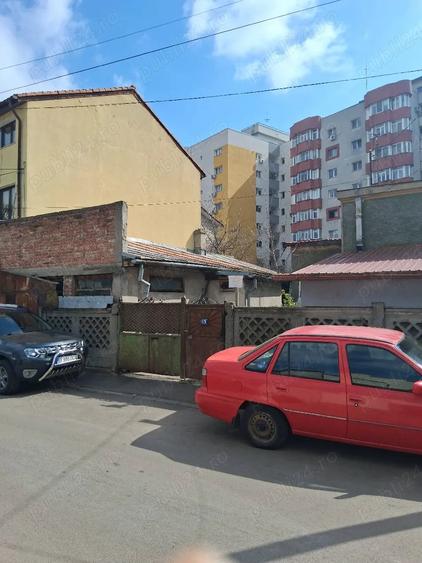 Casă cu 6 camere cu Teren 193 Mp în 13 Septembrie