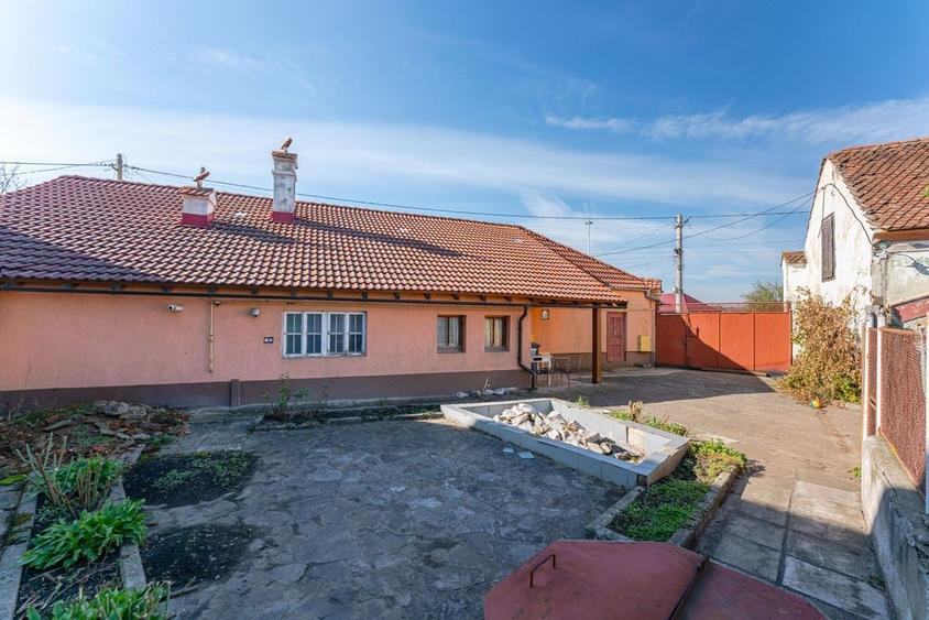 Casă individuală de renovare în Bod, Brașov - 1