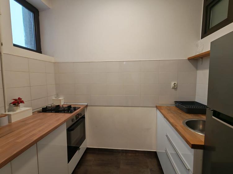 Romana - Magheru apartament spatios renovat si mobilat complet - 6