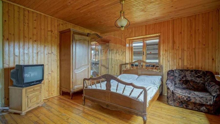 Casa / Vila de vanzare Fundata- Romania - 17