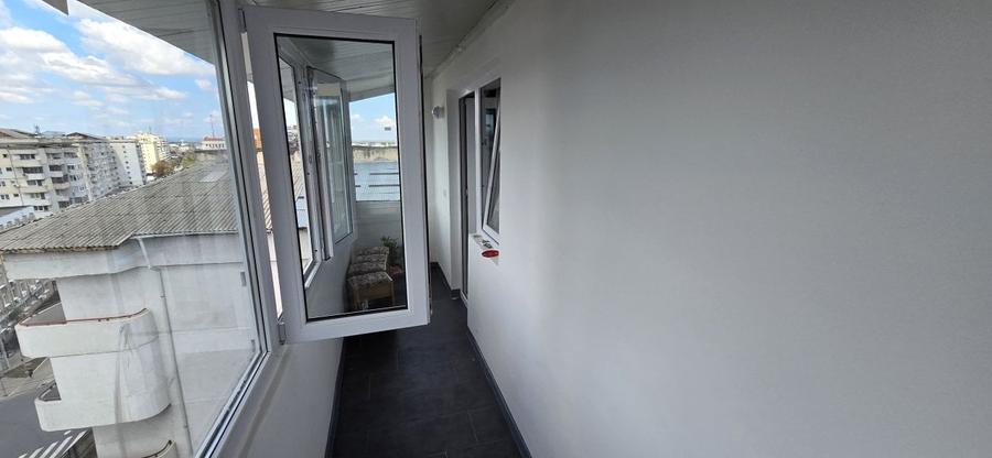 Apartament 3 camere de vanzare  Focsani, la cheie,  ultracentral,  52000 euro - 24