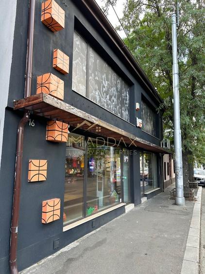 Spatiu Comercial *180mp* // 2 parking spaces // Stefan Cel Mare - 13