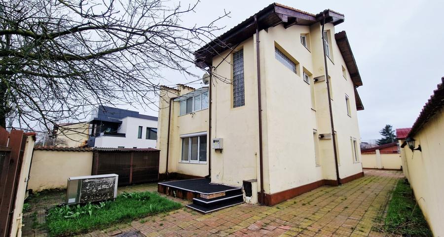 Vilă P+1+Pod, 320 mp, Teren 544 mp, Bucurestii Noi-Damaroaia - 1