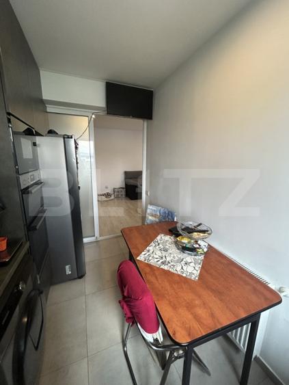 Apartament cu 3 camere, 68 mp, etaj intermediar, zona Tractorul - 8