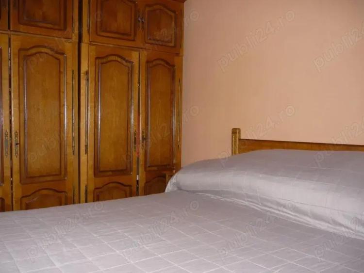 Apartament 3 camere decomandat - 2