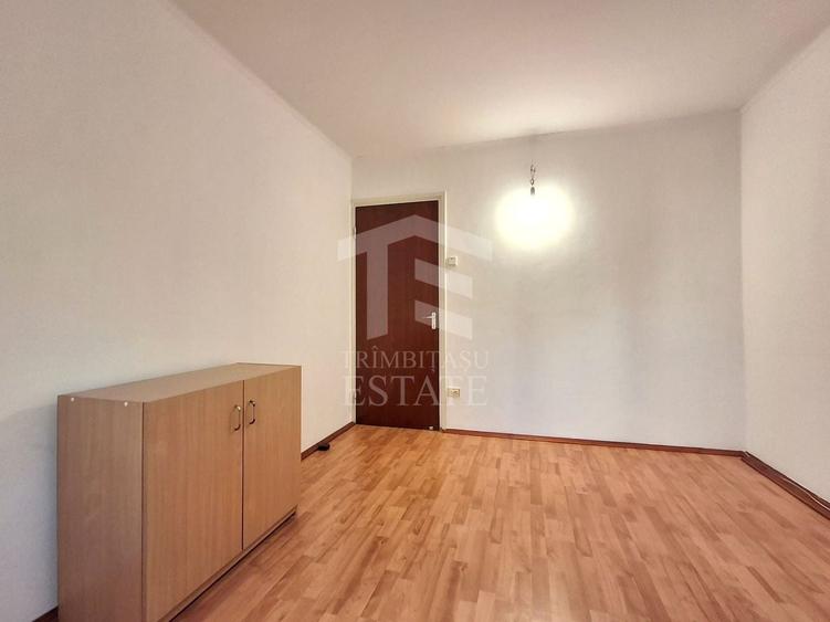 Apartament 3 camere decomandat | Locație excelentă | Bd. Chișinău 21 - 8