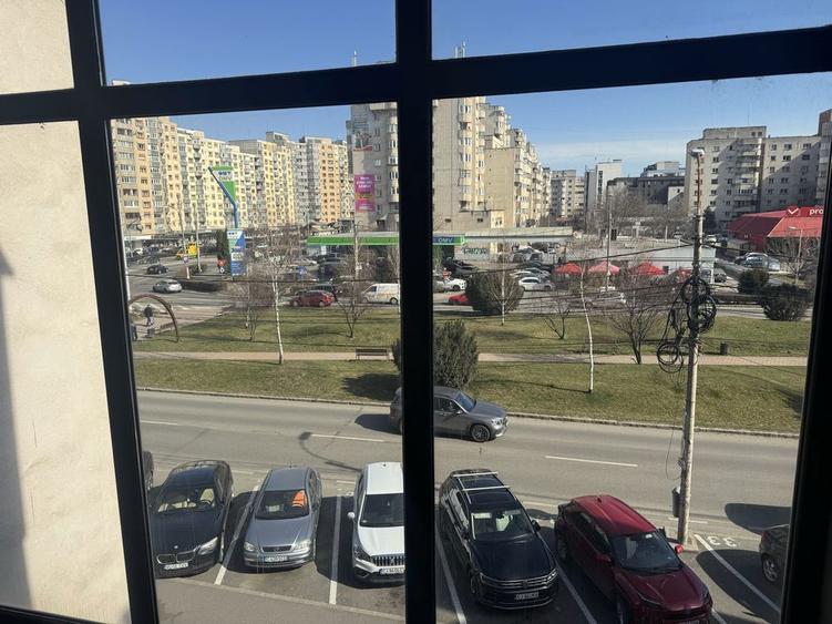 Dau in chirie spatiu comercial 50 MP Marasti sens giratoriu - 1