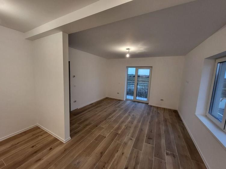 BLOC NOU - TIP VILA. Etajul 1. Aproape de Zone2. - 1