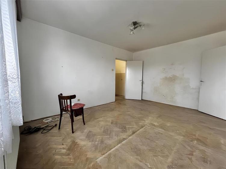 Apartament 2 Camere zona Florilor de renovat la ultimul etaj - 3