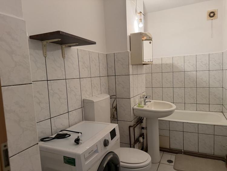 ap 2 camere decomandate v aron piata et 3 - 4