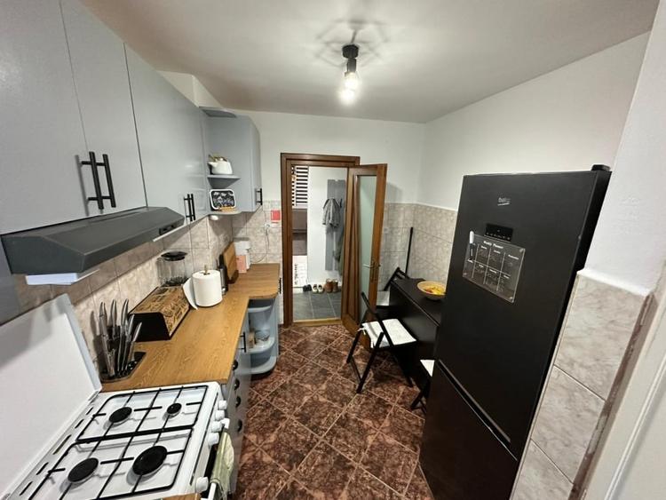 Apartament 3 camere decomandat, zona Big - 4