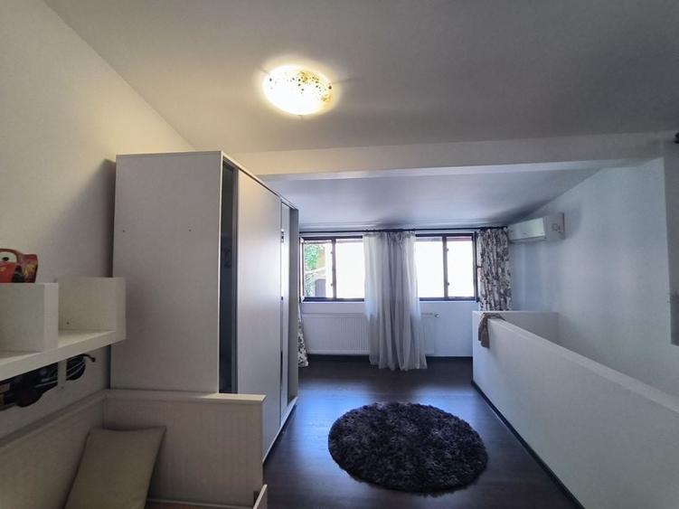 De v&acirc;nzare duplex pe strada Occidentului - 3