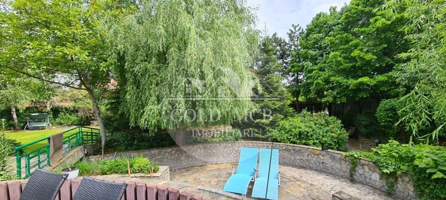 Casă individuală cu 7 camere cu Piscina în Săftica