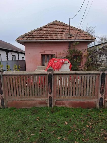 Casă cu Teren 1000 Mp în Pârșcoveni